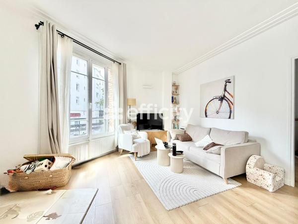 Appartement
         3 pièces
        - 60 m² 480 000 € *