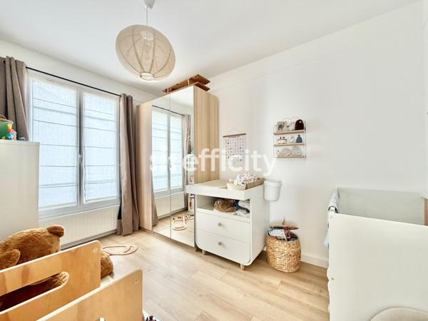 Appartement
         3 pièces
        - 60 m² 480 000 € *