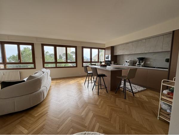 Marseille (13008) CALME ABSLOLU EN PLEIN CARRE D'OR