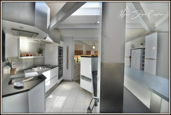 Maison à vendre de 9 pièces (40) de 220 m² avec dépendances, proche lac de Soustons