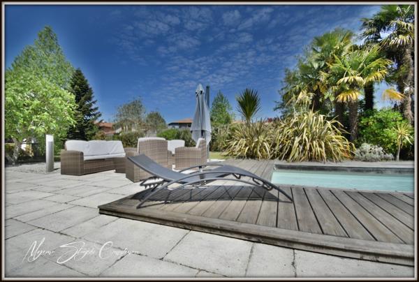 Maison à vendre de 9 pièces (40) de 220 m² avec dépendances, proche lac de Soustons