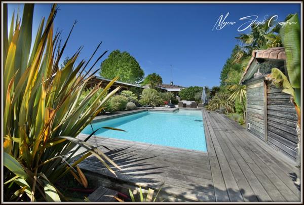 Maison à vendre de 9 pièces (40) de 220 m² avec dépendances, proche lac de Soustons