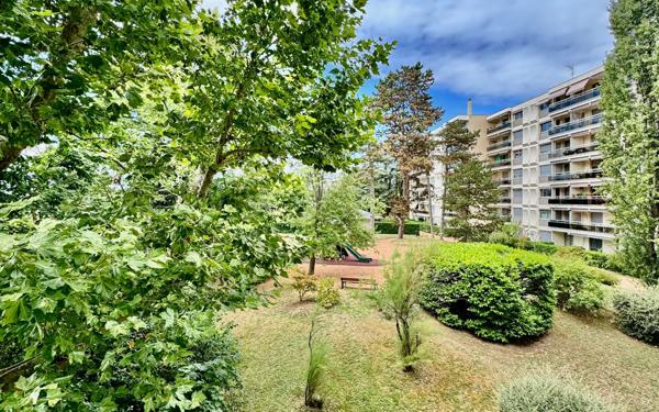 Appartement à vendre    3 pièces • 77 m2 Caluire-et-Cuire