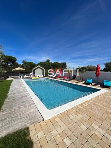 Clos de Charme au calme Séjour traversant vue imprenable Piscine et Jardin