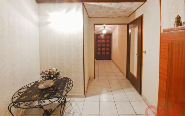 Maison à vendre    5 pièces •  Vias