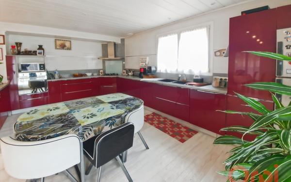 Maison à vendre    5 pièces •  Vias