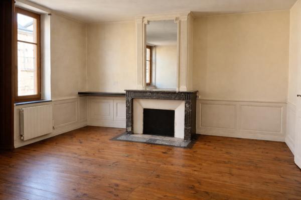 ✨ Appartement de caractère – 102 m² – 2e étage