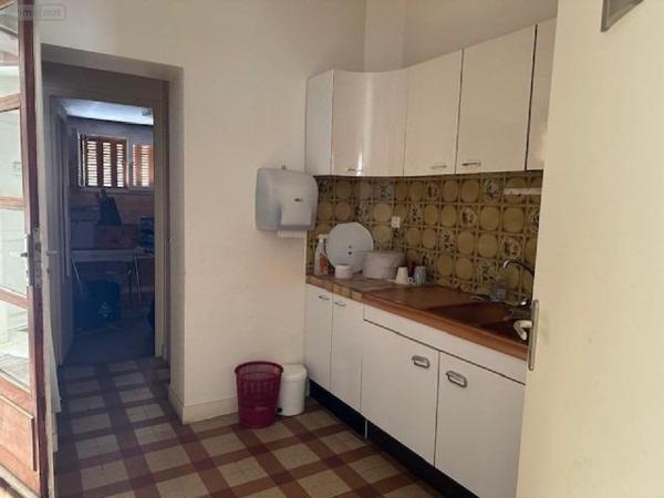 Fonds et/ou murs commerciaux à louer à Neufchâtel-en-Bray en Seine-Maritime (76270), ref : L152