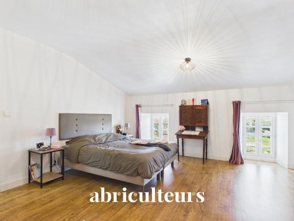 Immeuble polyvalent de 333 m² Saint-Savinien
