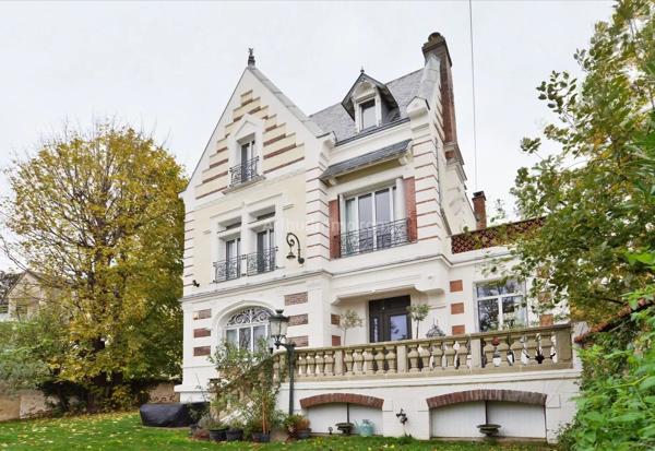 Vente                                                      Propriété
                        
                     9 pièces                                         à Ablon-sur-Seine