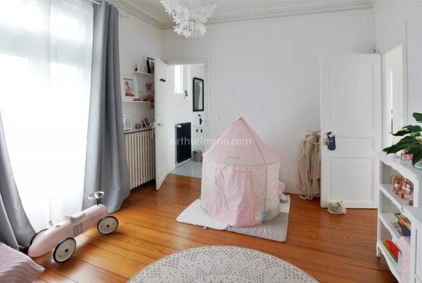 Vente                                                      Propriété
                        
                     9 pièces                                         à Ablon-sur-Seine