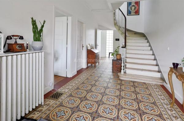 Vente                                                      Propriété
                        
                     9 pièces                                         à Ablon-sur-Seine