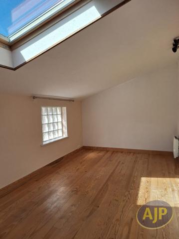 Location maison Jonzac : 840 € - AJP Immobilier Pons
