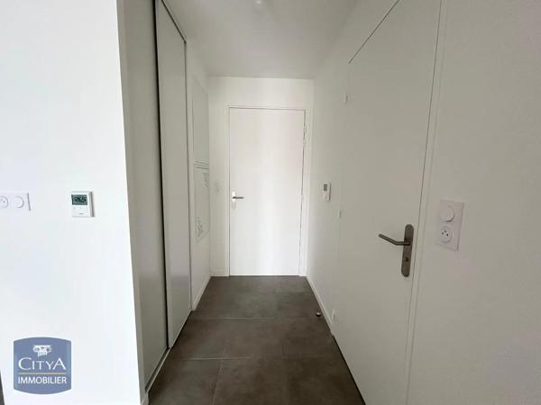 Appartement à louer 2 pièces 45.42m² Tours (37000)
