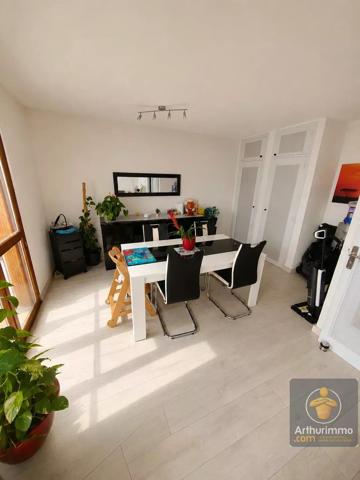 Vente                                                      Maison
                        
                     5 pièces                      90 m2                     à Chelles