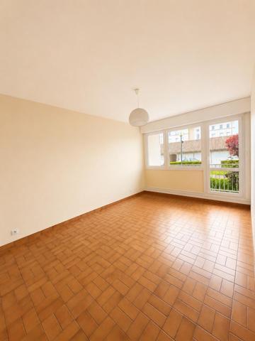 Appartement à MONTBRISON, 42600 - 1 pièce 33m²
