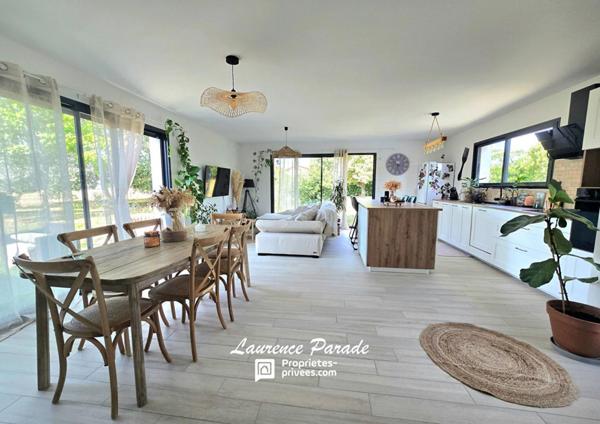 Maison récente sous décennale  garages, hangar parc mare