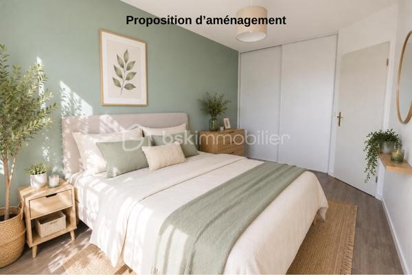 En exclusivité en plein centre ville, venez découvrir ce duplex très lumineux proche de toutes commodités à pied.
Au calme avec une entrée indépendante des autres appartements et sans personnes en dessous ni au dessus du bien.
Il se compose au rez-de-chaussée d'une entrée, un wc, un séjour ouvert sur une cuisine aménagée, un grand placard.
A l'étage, un palier desservant de belles chambres avec placards, une salle de bain avec wc.
Le bien dispose de 2 places de parkings en sous-sol.
Les ++++ : lumineux, plein centre, proximité immédiate des commerces et écoles, bus, chaleureux, propre, 2 parkings, Excellent DPE C.
A seulement 12 minutes à pied du RER A Noisy Mont d'Est.
Résidence de standing de 2012
N'attentez plus pour une visite !!!