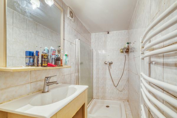 Maison
         6 pièces
        - 120 m² 699 000 € *