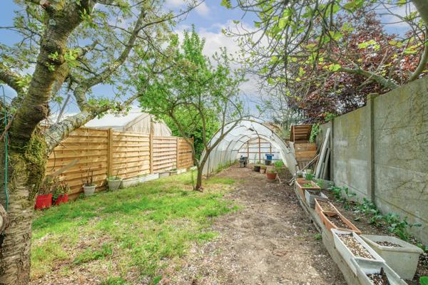 Maison
         6 pièces
        - 120 m² 699 000 € *