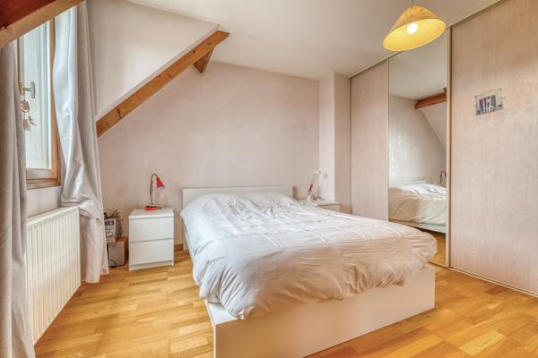 Maison
         6 pièces
        - 120 m² 699 000 € *