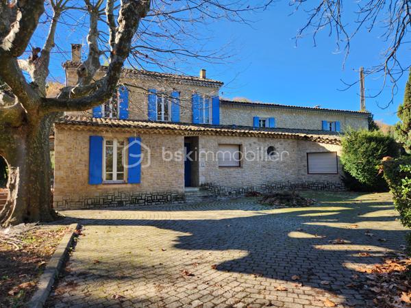 Maison en pierre de 193,93 m²