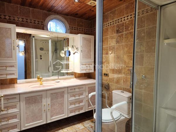 Maison en pierre de 193,93 m²