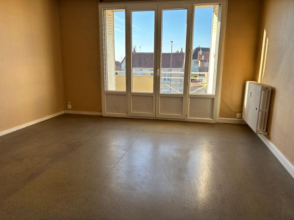 Mondeville APPT T2 avec cave et place de stationnement