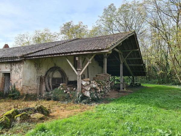 Maison à 2 chambres avec pigeonnier attenant et grande grange