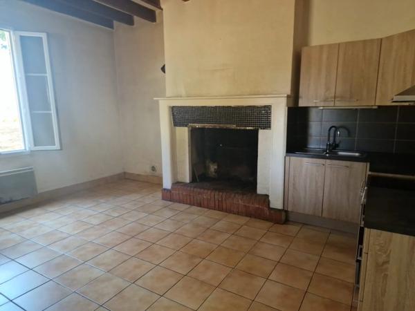 Maison à 2 chambres avec pigeonnier attenant et grande grange