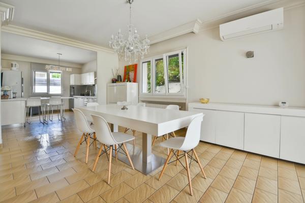 Maison Villeurbanne 6 pièce(s) 185 m2