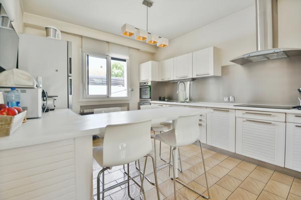 Maison Villeurbanne 6 pièce(s) 185 m2