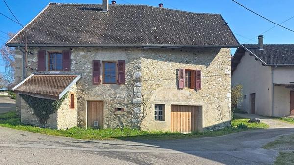 Confortable maison en pierres à FRANGY (74)