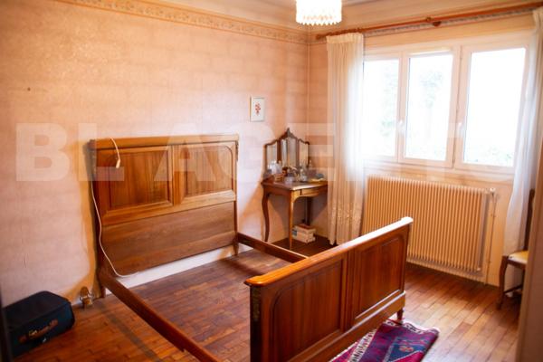 CHARMANTE PETITE MAISON A LA FAISANDERIE A VILLENEUVE LE ROI 