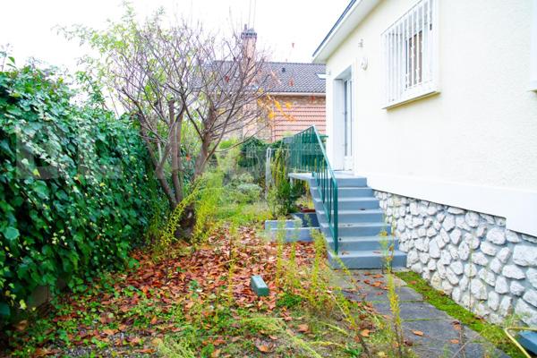 CHARMANTE PETITE MAISON A LA FAISANDERIE A VILLENEUVE LE ROI 