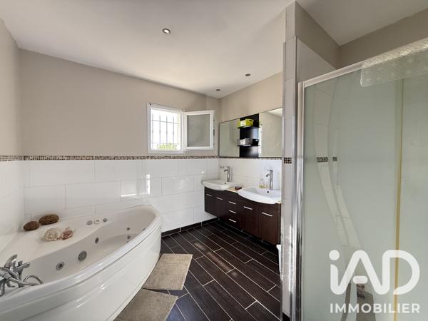 Maison à vendre 6 pièces 169 m² Le Luc