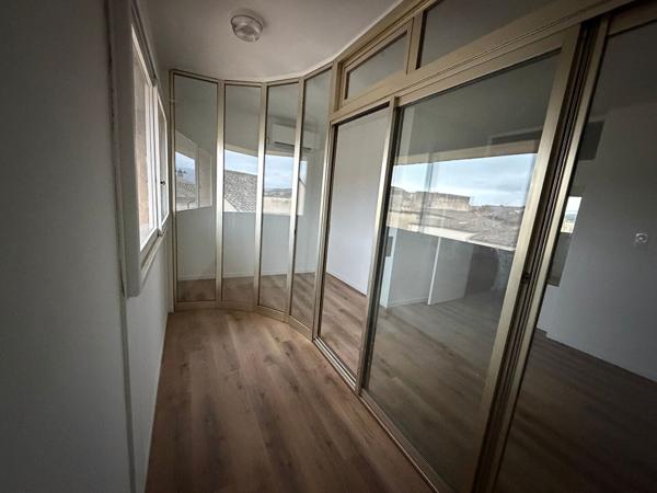 STUDIO RENOVÉ EN CENTRE VILLE AU 4EME ETAGE AVEC ASCENSEUR