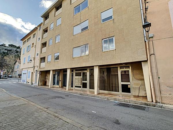 STUDIO RENOVÉ EN CENTRE VILLE AU 4EME ETAGE AVEC ASCENSEUR