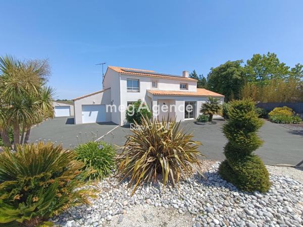 Maison à Aizenay, 85190 - 7 pièces 141m²