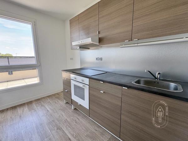 Appartement T4 dernier étage avec terrasse et garages