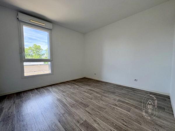 Appartement T4 dernier étage avec terrasse et garages