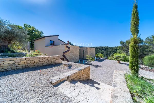 A vendre - Propriété de prestige au cœur de la nature près de Malemort-du-Comtat en Provence