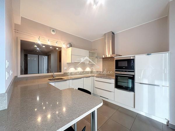 Millau (12100) APPARTEMENT F3 82 M2 AVEC TERRASSE GARAGE PRIVÉ ET ASCENSEUR