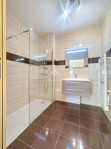 Millau (12100) APPARTEMENT F3 82 M2 AVEC TERRASSE GARAGE PRIVÉ ET ASCENSEUR