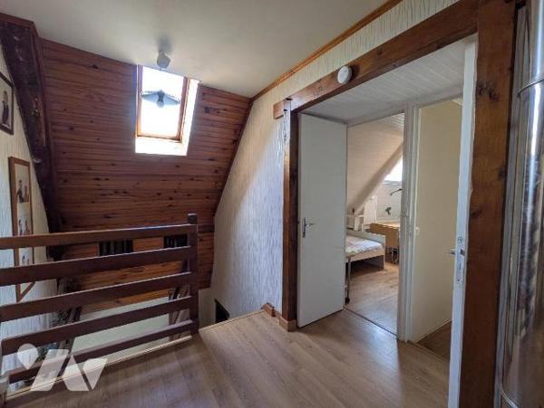 ORGÈRES - Longère indépendante avec dépendances sur 2 000 m² de terrain

À seulement quelques...