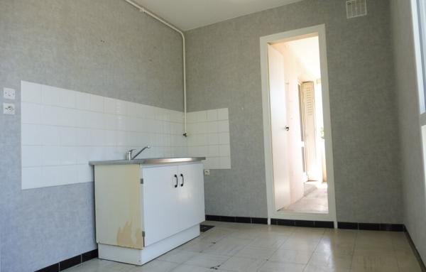 Valence : T3, 67 m2, 2 balcons plus cave