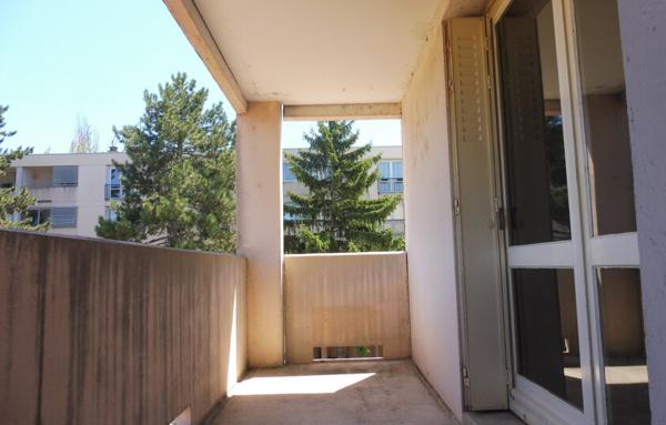 Valence : T3, 67 m2, 2 balcons plus cave