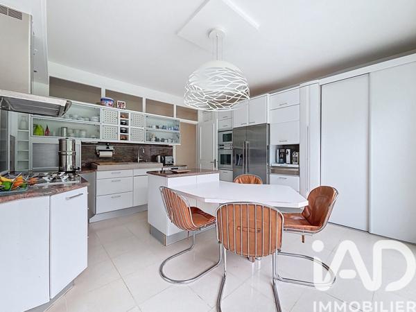 Maison à vendre 9 pièces 446 m² Besançon