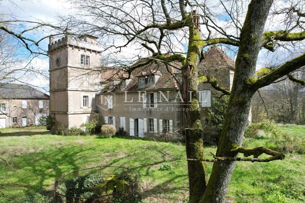 MANOIR DES XVI et XVIIIe siècles AVEC VUE SUR LES COLLINES DE L’AUTUNOIS