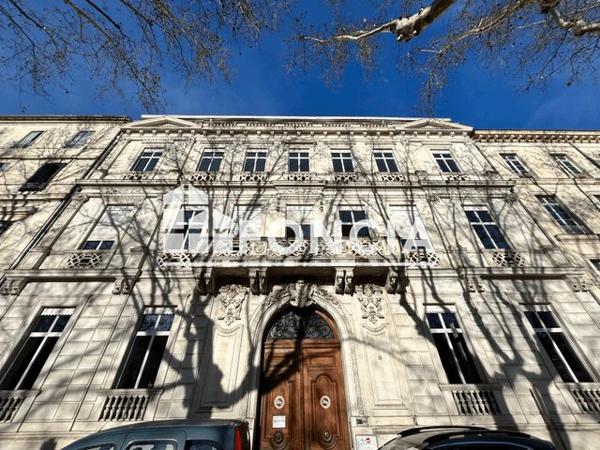 Location Local commercial 8 pièces 673.01 m² - 19 AVENUE FEUCHERES Nimes 30000